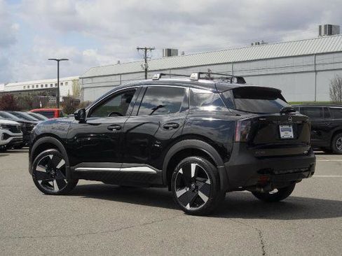 Used 2025 Nissan Kicks SR AWD/4WD image 8