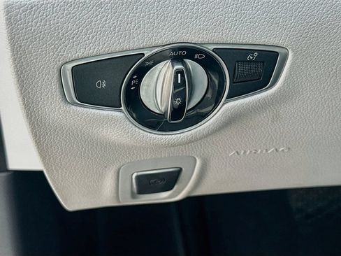 Used 2022 Mercedes-Benz E 350 Sedan image 10