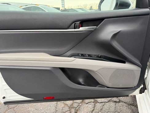 Used 2020 Toyota Camry LE image 15