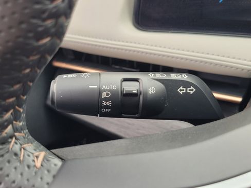 Used 2023 Nissan Ariya FWD image 29