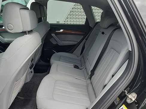 Used 2023 Audi Q5 2.0T Premium w/ Convenience Package AWD/4WD image 5