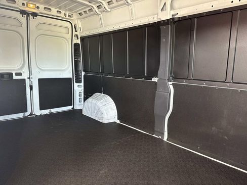 Used 2023 RAM ProMaster 2500 FWD image 11