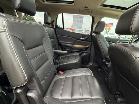 Used 2018 GMC Acadia Denali w/ Technology Package FWD image 21
