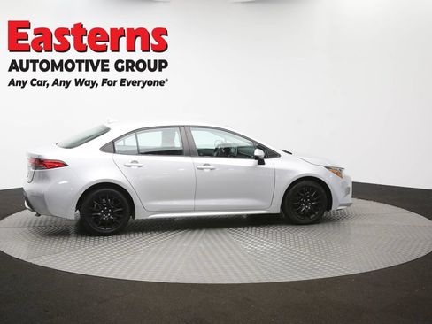 Used 2021 Toyota Corolla LE FWD image 42