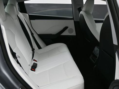 Used 2025 Tesla Model 3 Long Range image 37