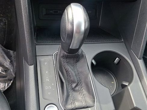 Used 2020 Volkswagen Atlas Cross Sport SE image 18