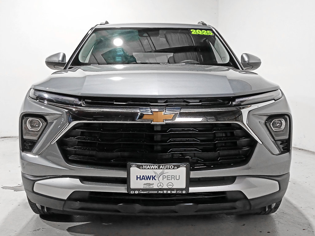 Used 2025 Chevrolet TrailBlazer LT AWD/4WD image 2