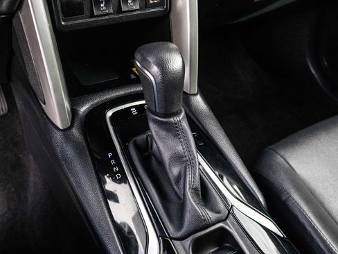 Certified 2022 Toyota Corolla Cross XLE image 24