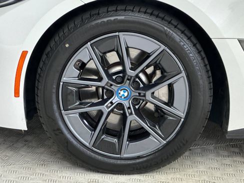 Used 2023 BMW i4 eDrive40 RWD image 12