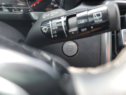 Used 2022 Kia Sorento S FWD image 22