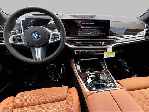 New 2026 BMW X5 xDrive50e w/ M Sport Package AWD/4WD image 5