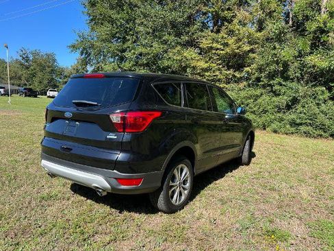 Used 2019 Ford Escape SE image 4