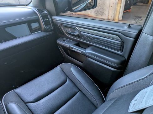 Used 2025 RAM 1500 Limited AWD/4WD image 17