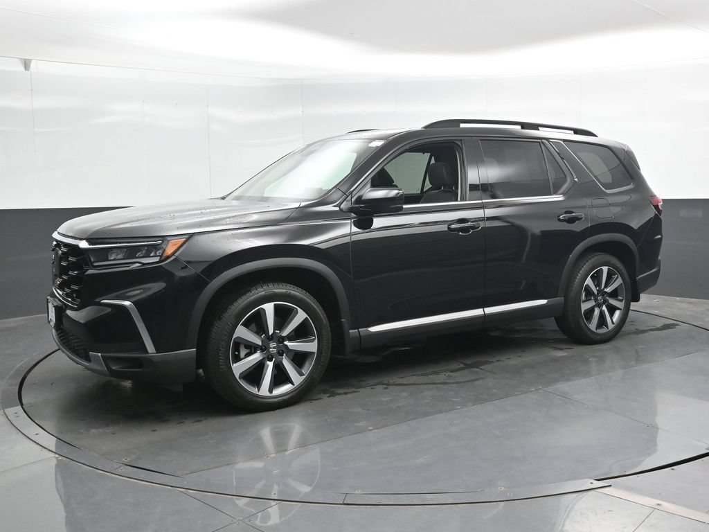Used 2025 Honda Pilot Touring image 6