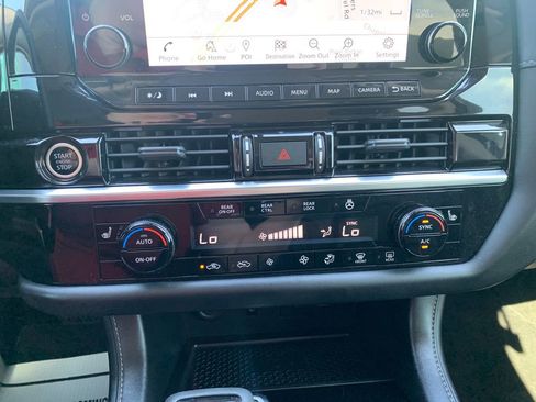 Used 2023 Nissan Pathfinder SL w/ Lighting Package (N92) FWD image 19