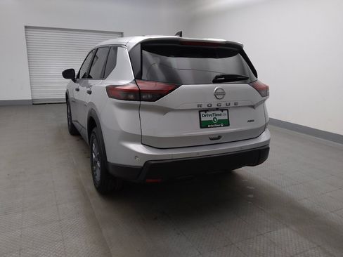 Used 2024 Nissan Rogue S AWD/4WD image 6