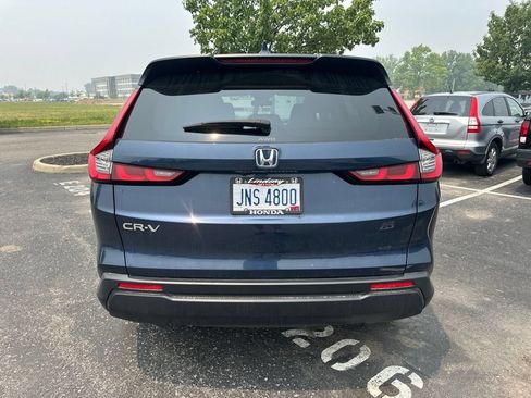 Used 2025 Honda CR-V LX image 9