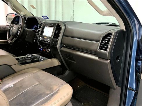 Used 2018 Ford Expedition Max XLT w/ Equipment Group 202A RWD image 28