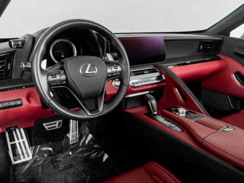 Used 2024 Lexus LC 500 Convertible image 2