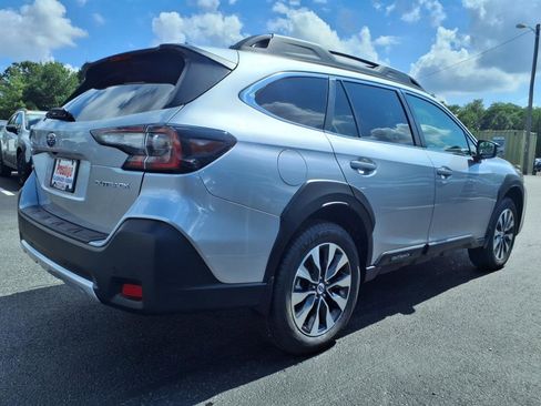 New 2025 Subaru Outback Limited image 4