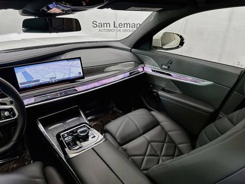 Used 2023 BMW 740i RWD image 25