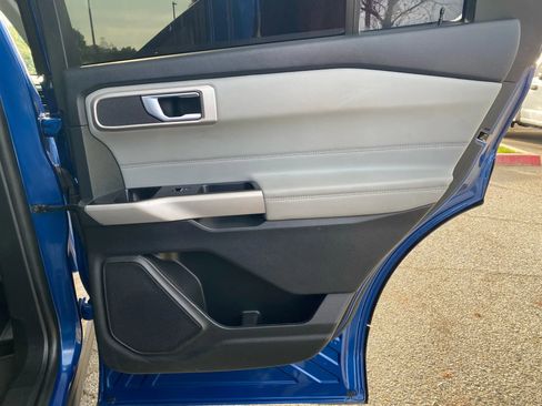 Used 2022 Ford Explorer XLT w/ Equipment Group 202A image 25