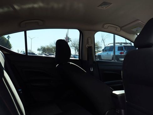 Used 2022 Nissan Versa SR w/ Convenience Package image 28