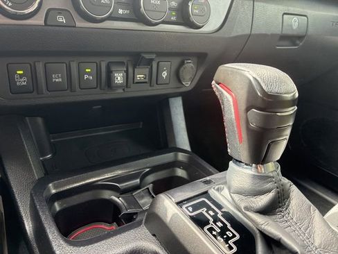 Used 2021 Toyota Tacoma TRD Sport w/ Technology Package image 31