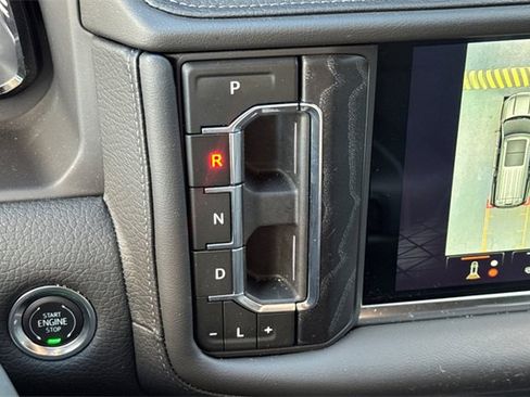 Used 2024 GMC Yukon Denali w/ Advanced Technology Package image 23