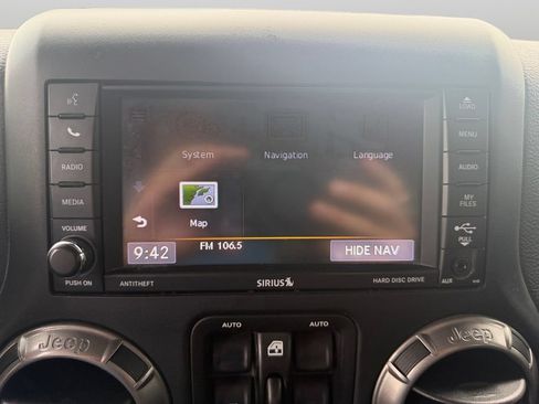 Used 2018 Jeep Wrangler Unlimited Sahara w/ Dual Top Group AWD/4WD image 25