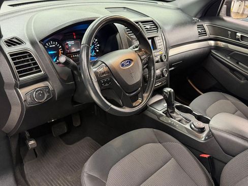Used 2019 Ford Explorer XLT AWD/4WD image 3