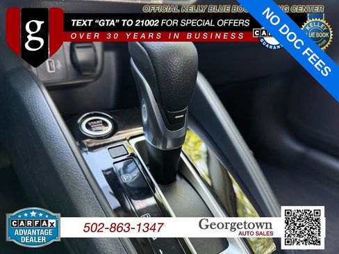 Used 2020 Nissan Versa SR w/ Convenience Package FWD image 16