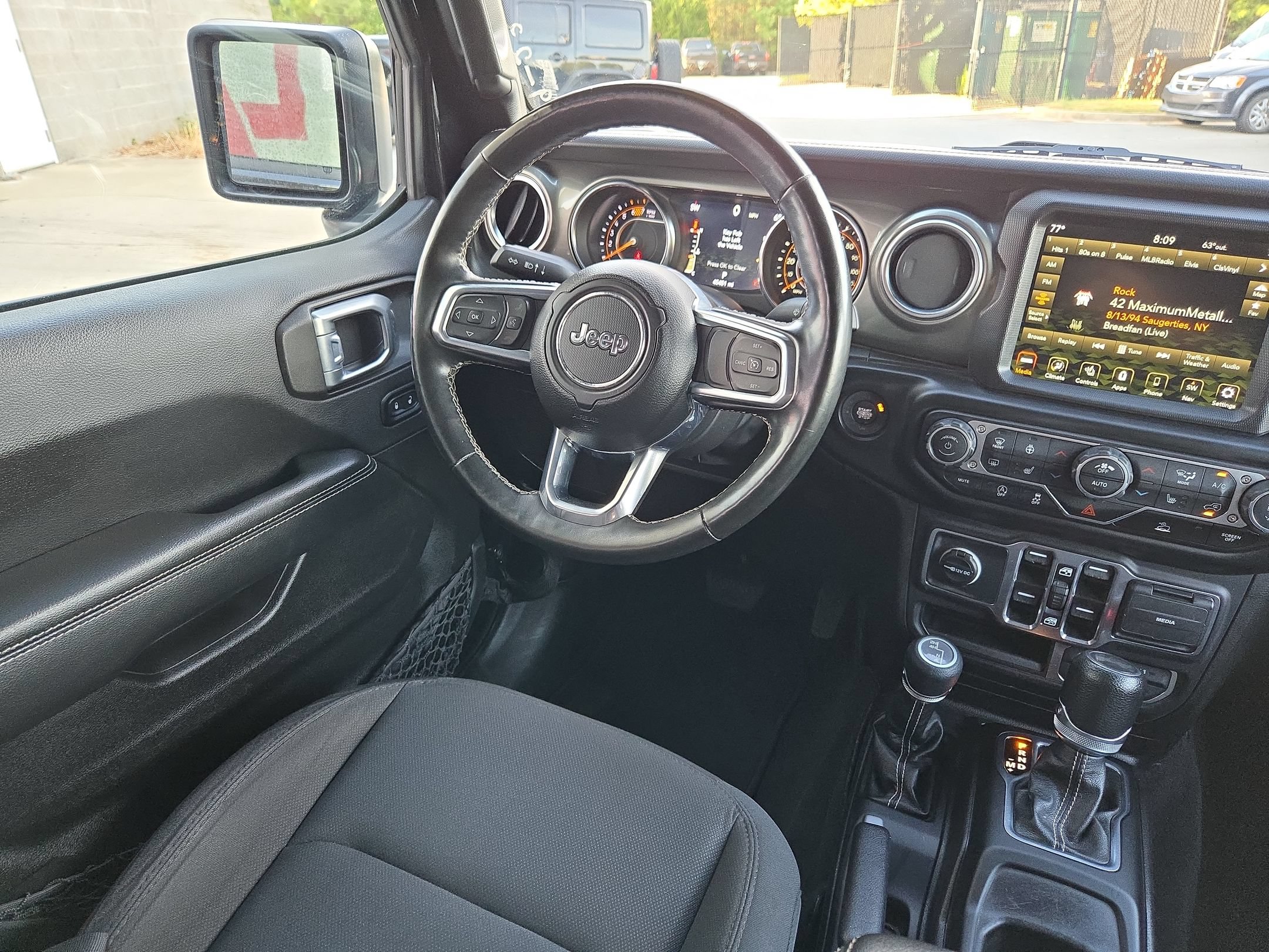 Used 2023 Jeep Wrangler Unlimited Sahara w/ Cold Weather Group AWD/4WD image 9