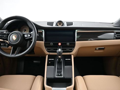 New 2026 Porsche Macan image 9