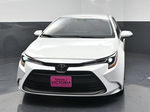 Used 2025 Toyota Corolla LE FWD image 18