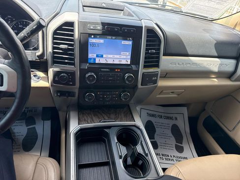 Used 2019 Ford F250 Lariat w/ Lariat Ultimate Package AWD/4WD image 41