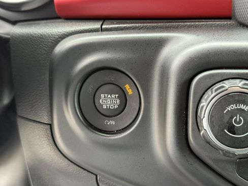 Used 2022 Jeep Gladiator Rubicon w/ LED Lighting Group image 24