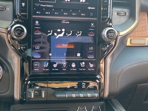 Used 2019 RAM 1500 Limited AWD/4WD image 18
