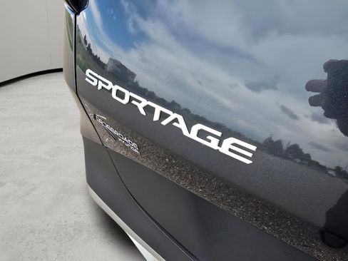Used 2024 Kia Sportage EX AWD/4WD image 29