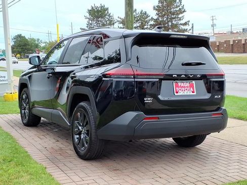 Used 2026 Toyota RAV4 XLE Premium AWD/4WD image 6