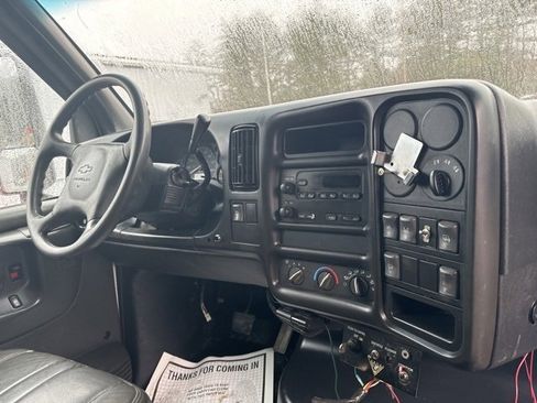 Used 2008 Chevrolet Kodiak C4500 4x4 Regular Cab image 10