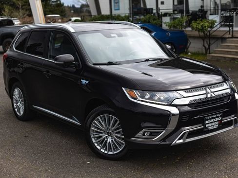 Used 2019 Mitsubishi Outlander GT AWD/4WD image 2