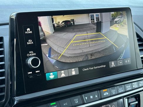 Certified 2025 Honda Odyssey Touring image 25