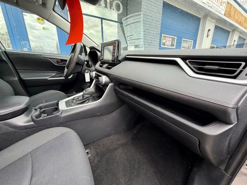 Used 2020 Toyota RAV4 LE AWD/4WD image 45