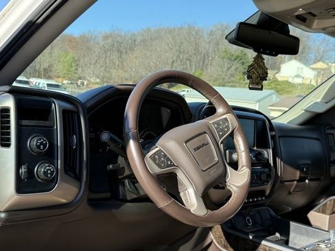 Used 2016 GMC Sierra 1500 Denali image 2