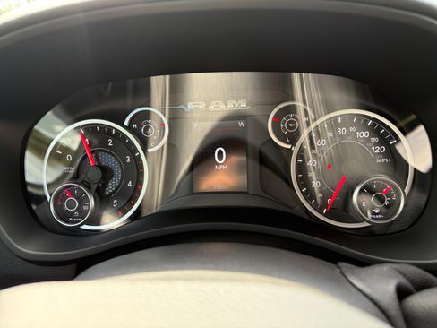 New 2026 RAM 2500 Big Horn AWD/4WD image 18
