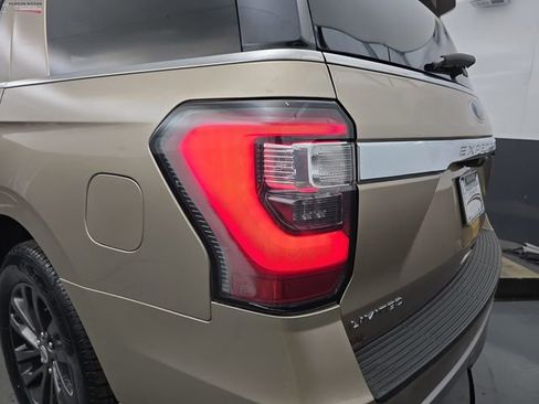Used 2020 Ford Expedition Limited image 18