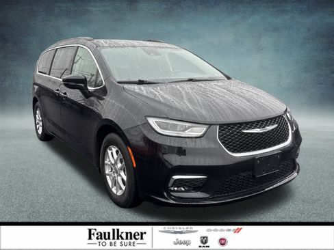 Used 2022 Chrysler Pacifica Touring-L image 1