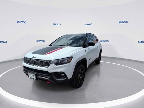 Used 2024 Jeep Compass Trailhawk AWD/4WD image 3