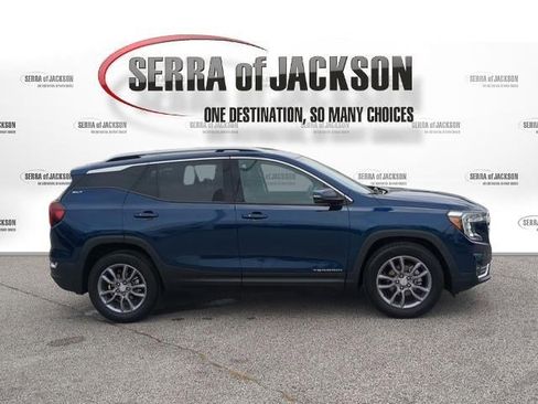 Used 2022 GMC Terrain SLT w/ Infotainment Package II FWD image 10